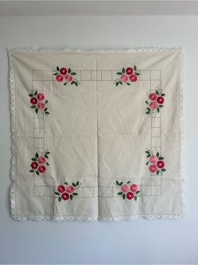 Vintage Floral Embroidered Tablecloth